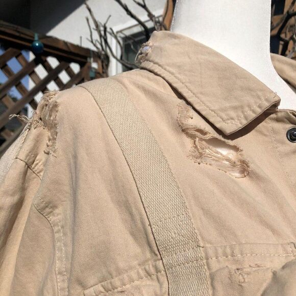 NWOT Carmar Distressed Lightweight Tan Utility Jacket - Picture 5 of 8